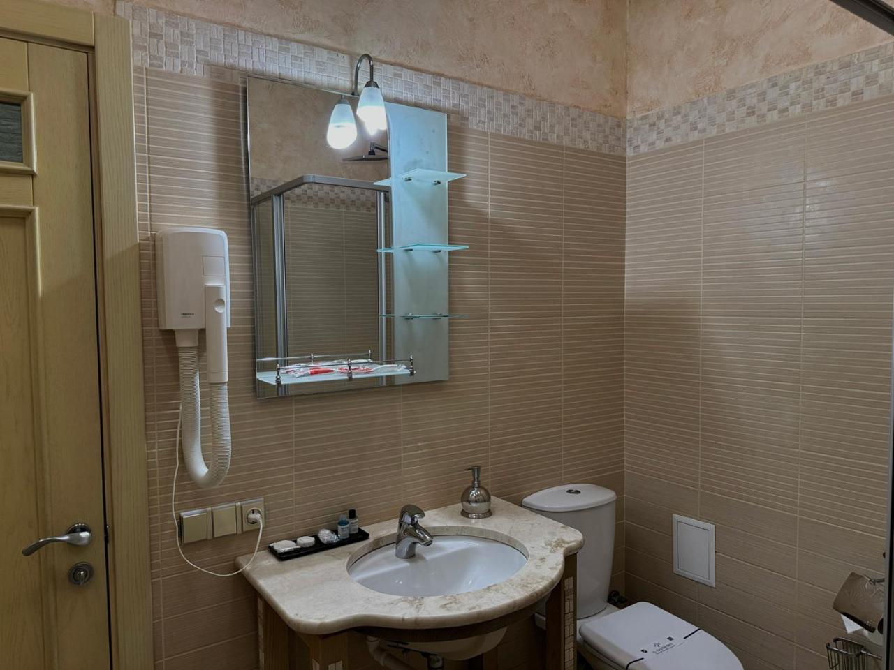 Aqvium Otel Dnipro Dış mekan fotoğraf